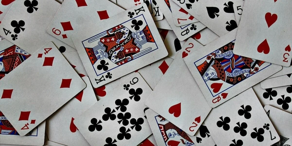 Pyramid solitaire card games